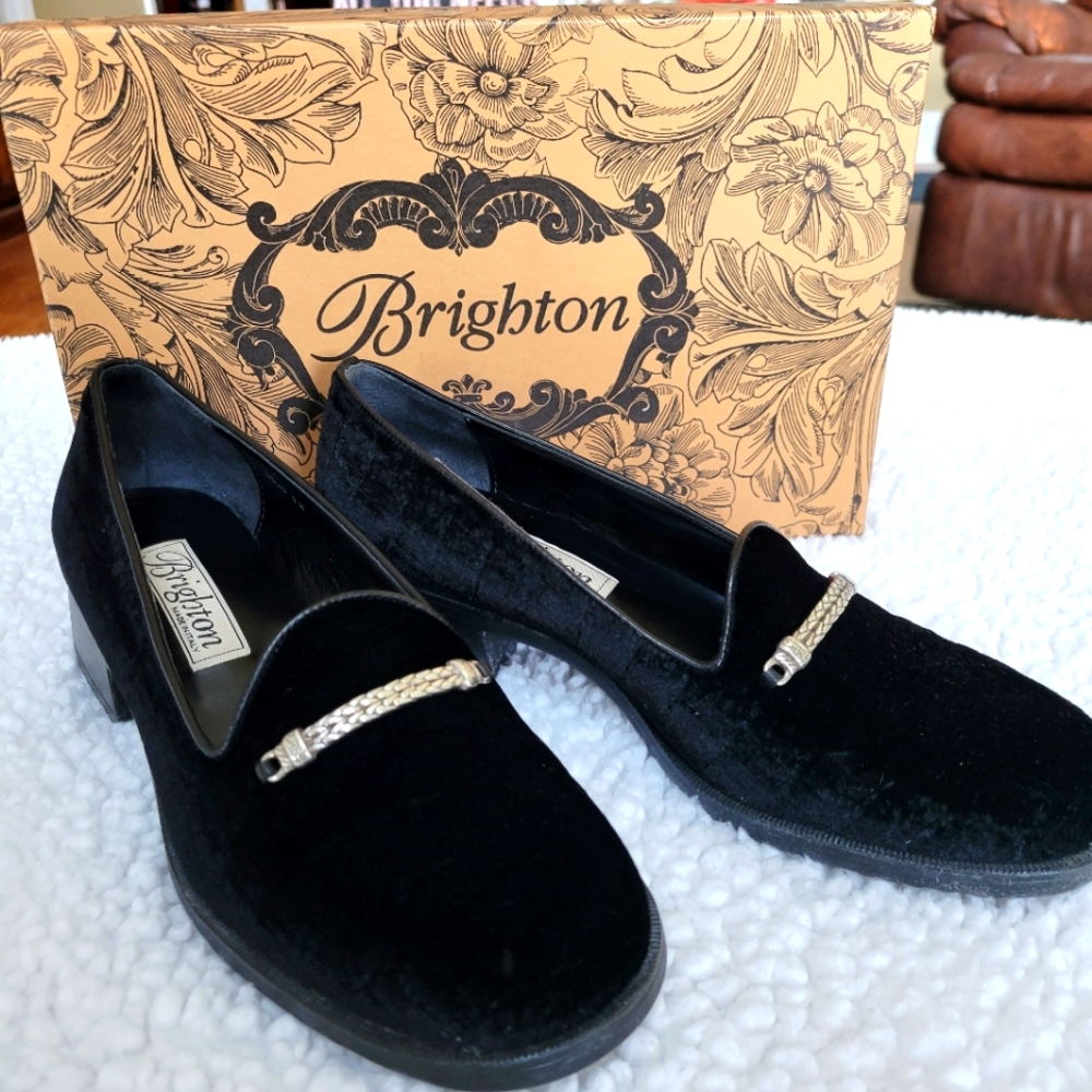 Brighton vintage black velvet loafers only wore once size 8